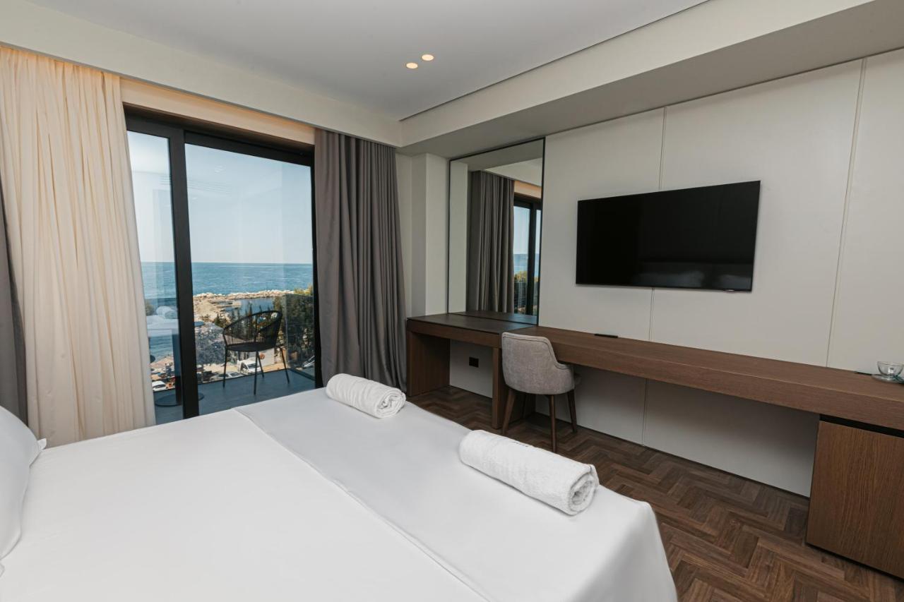 Radhimë Mazarine Hotel, Vlore, Albania מראה חיצוני תמונה