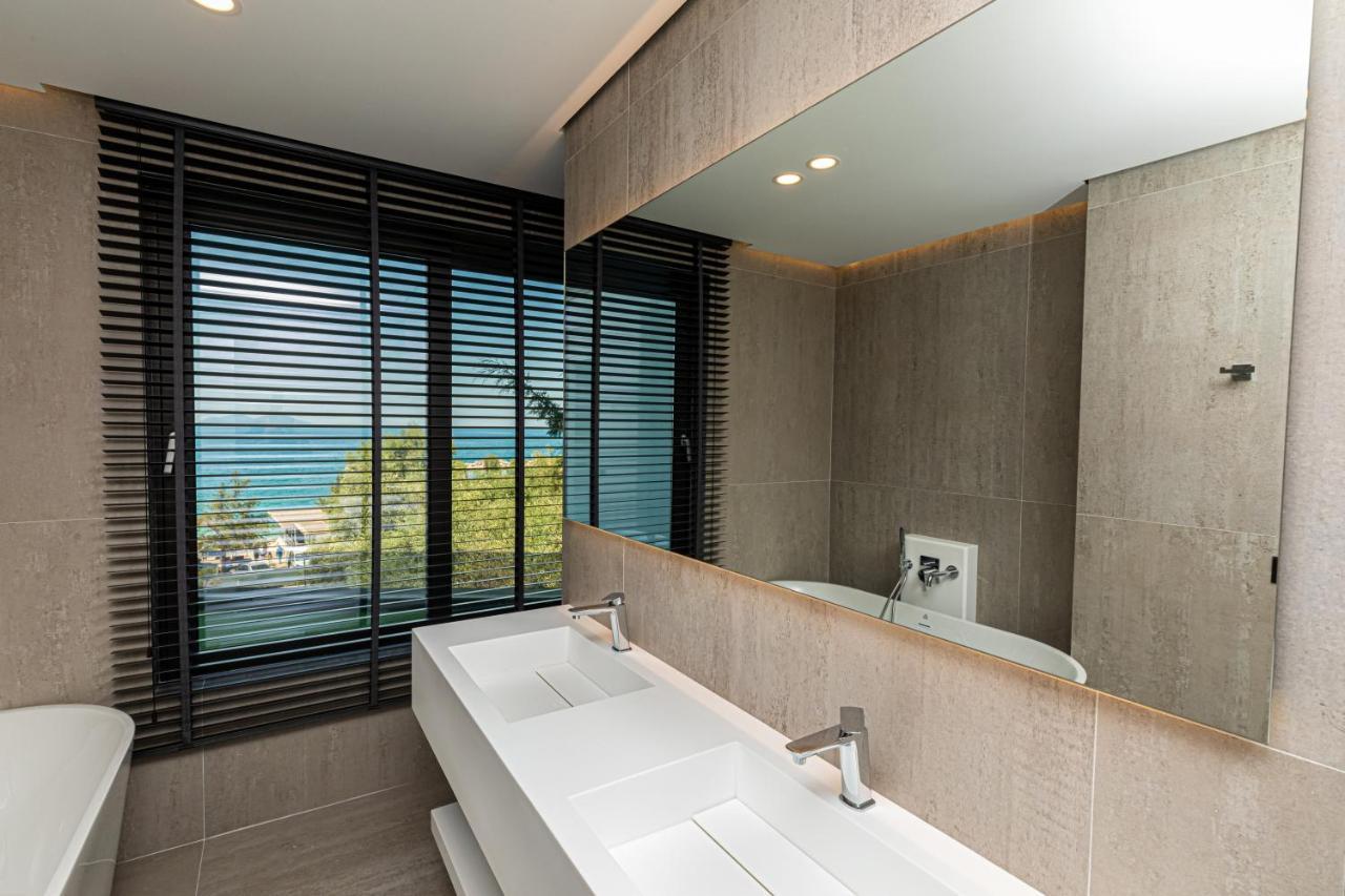 Radhimë Mazarine Hotel, Vlore, Albania מראה חיצוני תמונה
