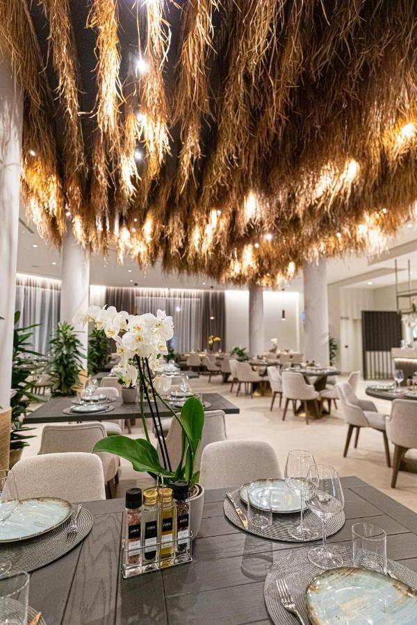 Radhimë Mazarine Hotel, Vlore, Albania מראה חיצוני תמונה