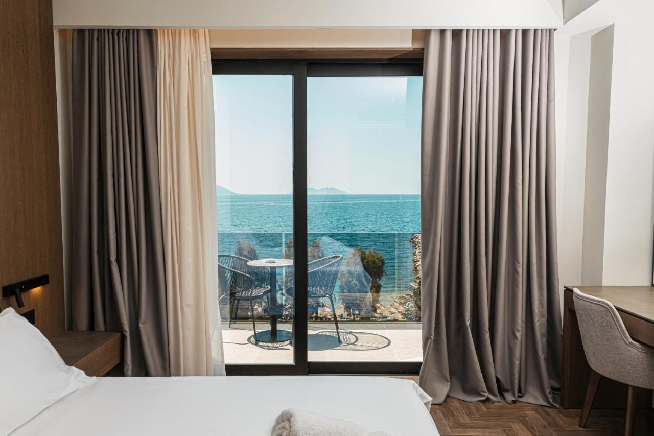 Radhimë Mazarine Hotel, Vlore, Albania מראה חיצוני תמונה