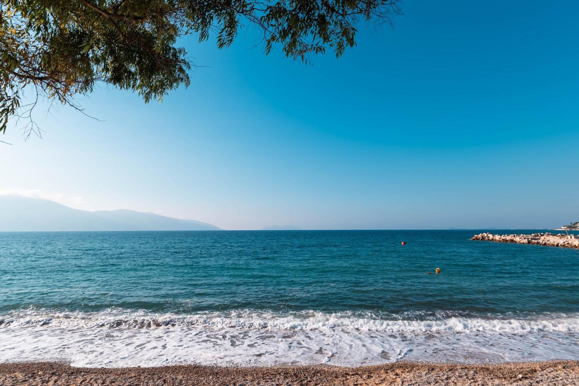 Radhimë Mazarine Hotel, Vlore, Albania מראה חיצוני תמונה